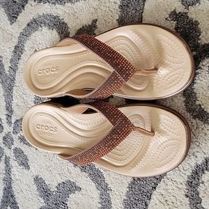 NWOT womens crocs tan sandals size 8
